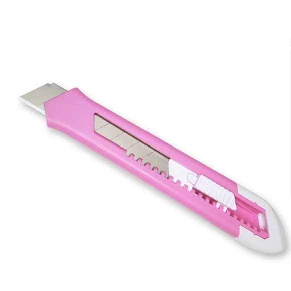 Multi-Purpose Crafty Cutter with Snap-Off Blades - Picture 1 of 4